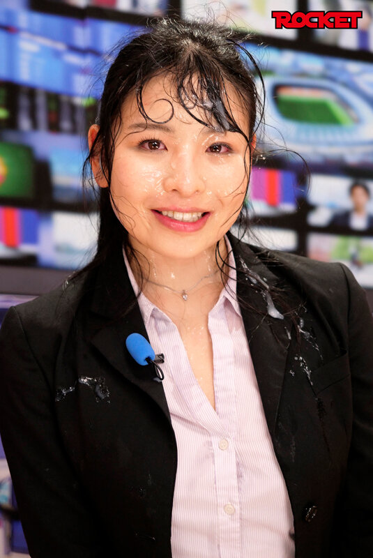 ROCKET17周年記念ユーザーリクエスト祭り もしもTVの中に自由に飛び込んでブッカケできたら… 女子アナに顔射!リメイク どんな汚い顔になってもガマンしながら笑顔で生放送 画像13