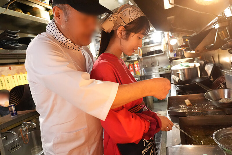 爆盛りギャル中華美人姉妹が腕を振るう行列がすごい街中華の日常とSEX! 画像18