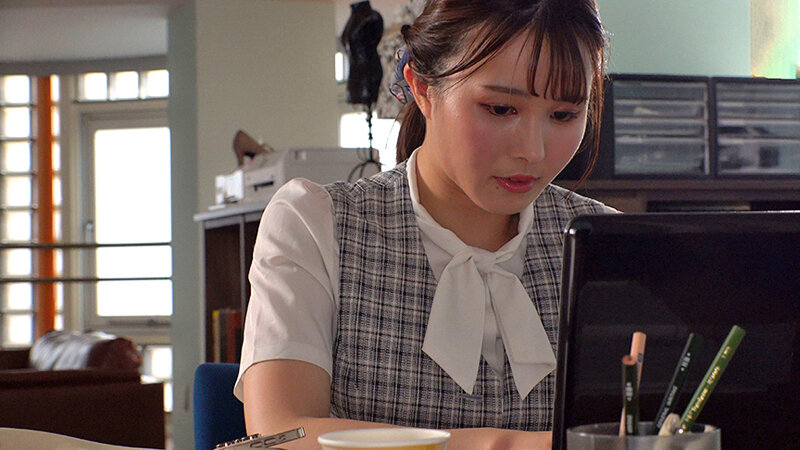 バレたらマズイ状況でこっそり吐息を漏らす 働くオンナのパンスト角オナニー 画像13