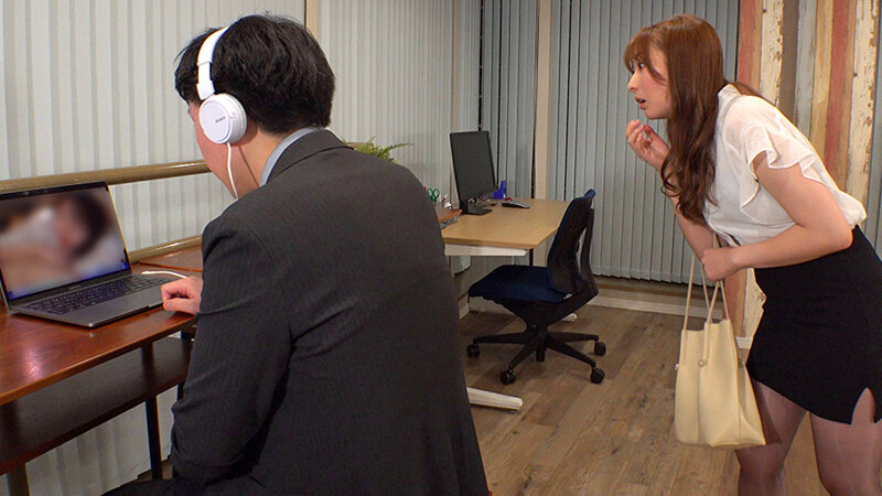 バレたらマズイ状況でこっそり吐息を漏らす 働くオンナのパンスト角オナニー 画像4