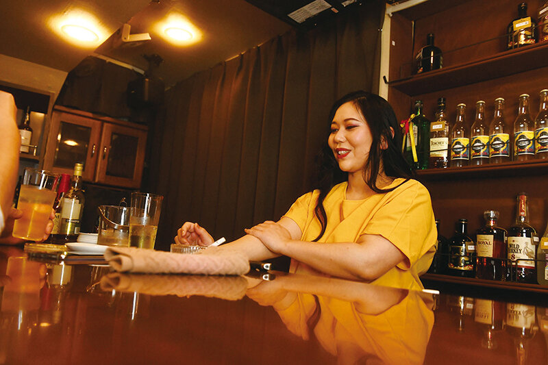 場末スナックママ パトロン親父との言いなり凌●アナル破壊 徳島理子 画像1