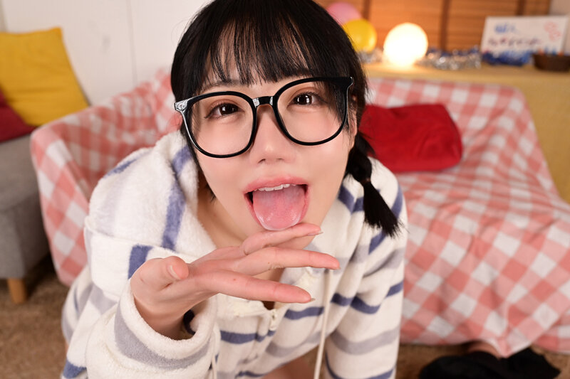 【VR】【8K】地下ドルの唾液たっぷり◆キスキス騎乗位VRベロチュウ接近・唾飲み放題・圧倒的多幸感【裏OP・初回限定】真面目な地下ドルのエロすぎる濃厚体液交換にトロけ過ぎて沼ってしまった僕『やや』 画像8