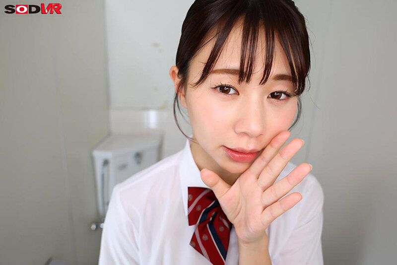 【VR】【8K】真面目なクラス委員長は実は見られて興奮する露出癖持ちの変態だった 五芭 画像3