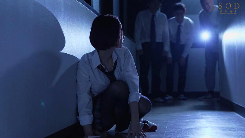 MINAMO 激しいプレイ - 僕たちイジメられっ子の陰キャはこの調子に乗ったヤンキーギャルを逆襲レ&times;プします。 MINAMO