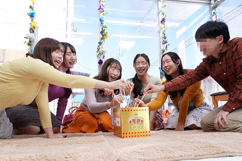 素人 企画単体 前戯 - MM号青空王様ゲーム！ママ友&times;童貞男子！どんどん過激になるエッチな命令に濡れだした欲求不満オマ○コを童貞チ○ポが独り占め！！ハメまくりで中出し放題！！念願のハーレム筆おろし大乱交 inザ・マジックミラー