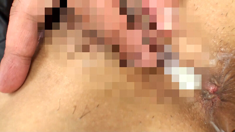 ごく普通の人妻さんに過激な昼ドラの試写と個室に誘い実は過激なAV鑑賞！？むっつりヤリマン妻と実演中出しSEX！ 画像20