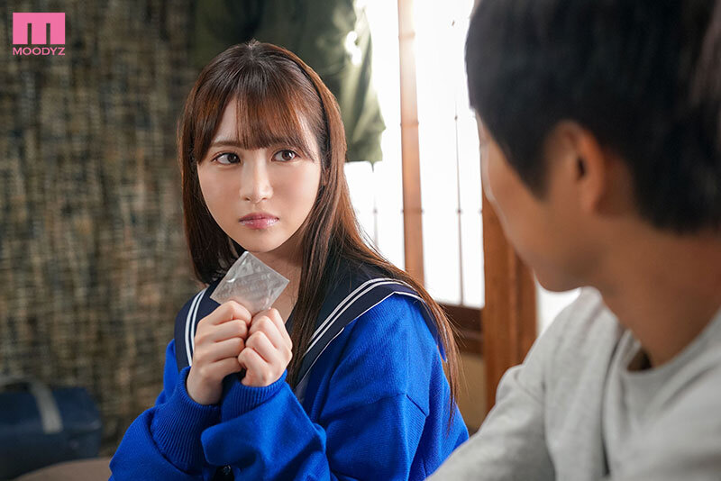 小野六花 ビジュアル - 両親が旅行で不在中に幼馴染がやってきて「初めて彼氏ができたんだけど一回だけセックスの練習してくれない？」と コンドーム一個持ってきてお願いされた。一回だけと言ってたハズがチ○ポの快感に目覚めすぎてゴム無しで三日三晩中出しセックスしまくった 小野六花