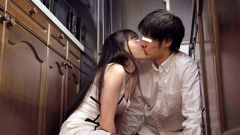 同窓会で再会した初恋相手が酔いつぶれてしまい&hellip;介抱したらまさかの酒乱ビッチ！？「まだ飲み足りないのぉ」とアルコール代わりに唾液まみれの超絶ベロテクでカラダ中の汁という汁を貪りつくされてしまった！！ 画像9