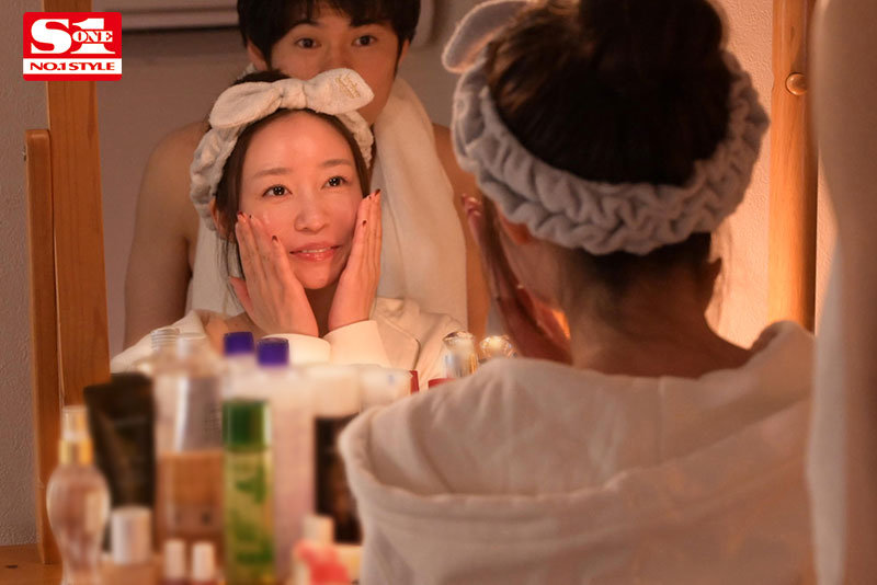 「えっ、終電なくなっちゃった！？ウチ泊めてあげよっか？」バイト先の美人店長の誘いに乗ったらすっぴんと無防備な部屋着に僕は理性が吹っ飛び&hellip; 夢乃あいか 画像7