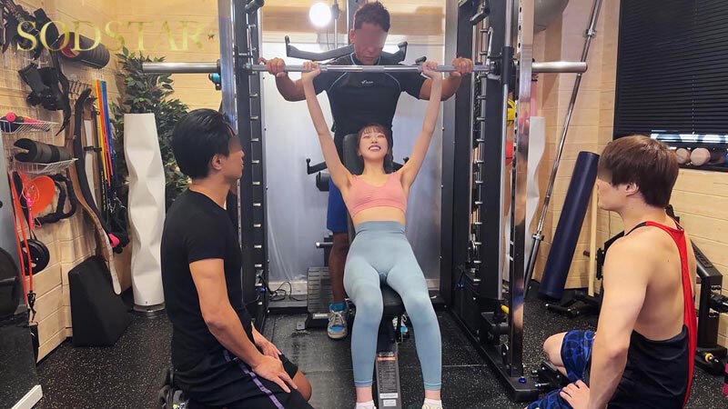 「筋肉触ってもいいですか&hellip;？」汗ダクの男臭いマッチョに発情し即雌化。トレーナー達を裏で舐め喰いまくる欲求不満アイドルの実態 天神羽衣 画像11