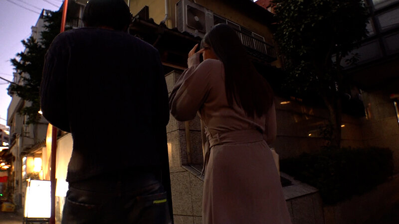 ネット番組の企画に協力して欲しいと街行く美女をナンパしてホテルIN！清ました顔してむっつりスケベ美女とノリパコ絶頂嵌めまくり！ 画像1