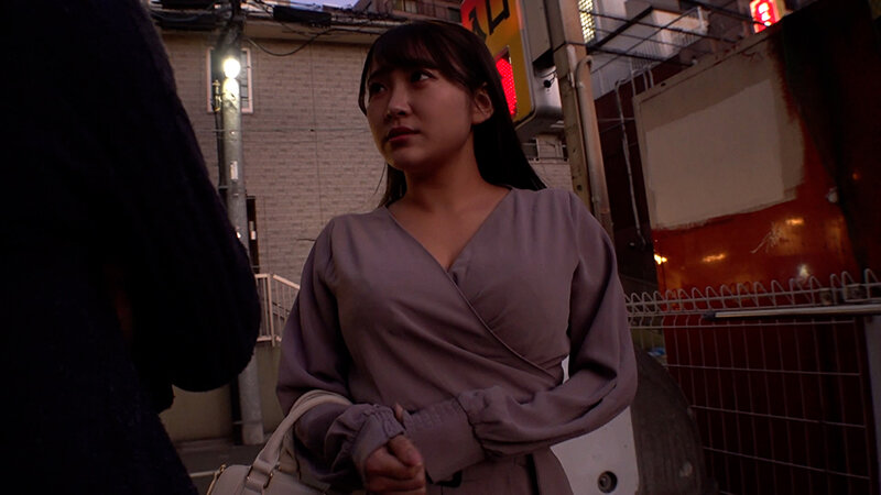 ネット番組の企画に協力して欲しいと街行く美女をナンパしてホテルIN！清ました顔してむっつりスケベ美女とノリパコ絶頂嵌めまくり！ 画像2