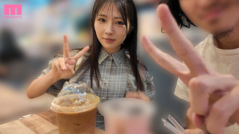 俺にホレてるっぽい友人の妹ちゃんとデートSEXしたけど、なんか飽きたからダチを誘って中出しマ●コ共有輪●して楽しみました。 夏色みか 画像1