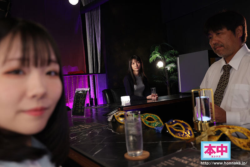 幸村泉希、音羽美鈴、八森わか菜、水野ろあ 誘惑シーン - 【VR】初めて行ったハプバーで出会ったきれいなお姉さんと 幸村泉希