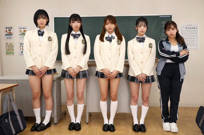 小那海あや、北岡果林、胡桃さくら、虹村ゆみ、逢月ひまり シーン18 - 【VR】【KMPVR-彩-1，000タイトル突破記念版】果てたら負け！何度射精してもクラスの女子が目の色を変えて僕をイカせまくる学園SEXバトルロワイヤル